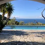 Sea Breeze Apartman Lutráki