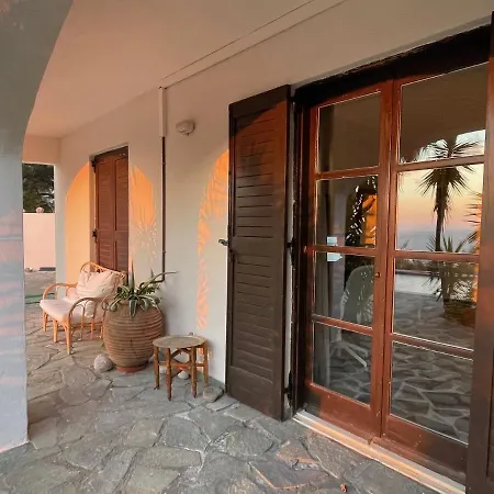 Sea Breeze Loutráki