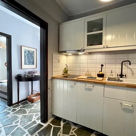 Sea Breeze Loutráki