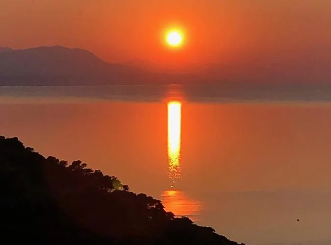 Sea Breeze Apartamento Loutráki