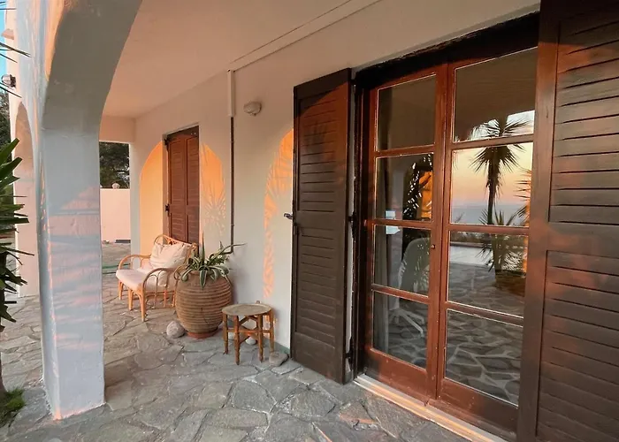 Sea Breeze Loutráki