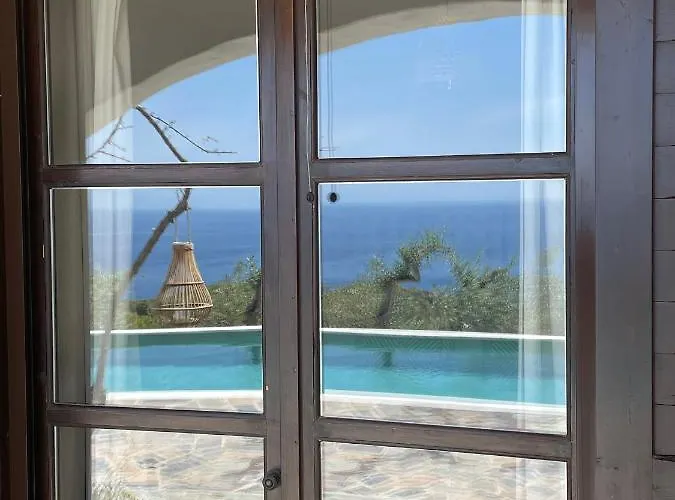 Апартаменты Sea Breeze *