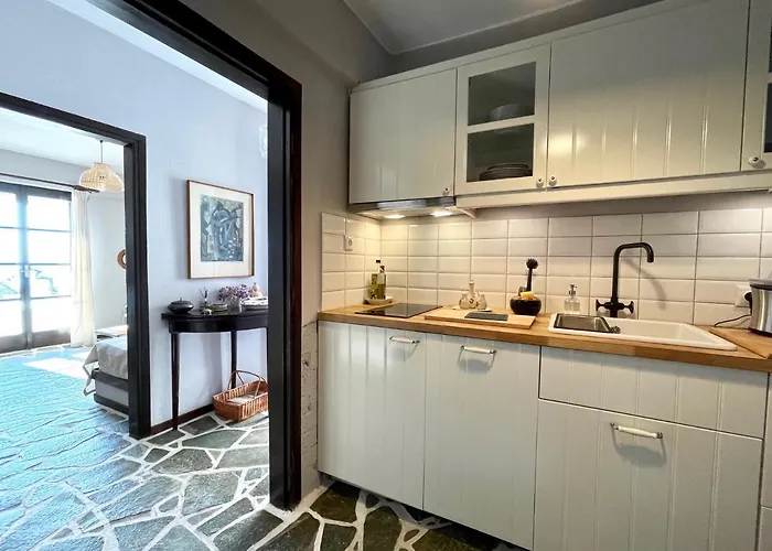 Sea Breeze Loutráki