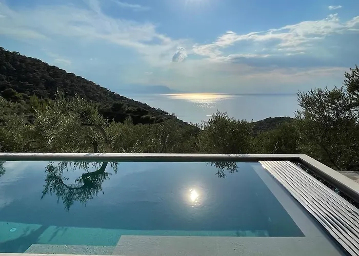 Sea Breeze Loutráki