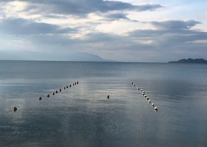 Sea Breeze Apartament Loutráki